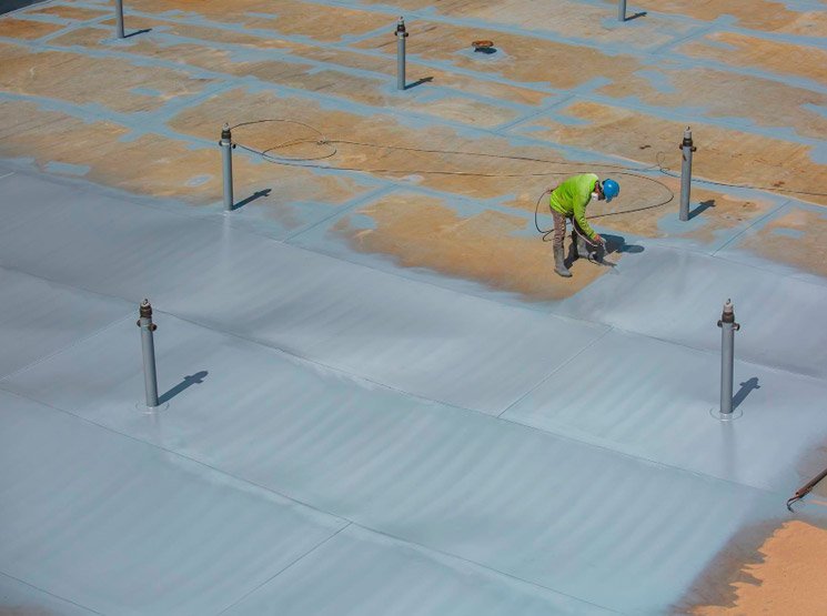 Poliurea para piscinas, depósitos y estanques en Zuera Poliurea para vasos de piscina nuevos y antiguos en Zuera